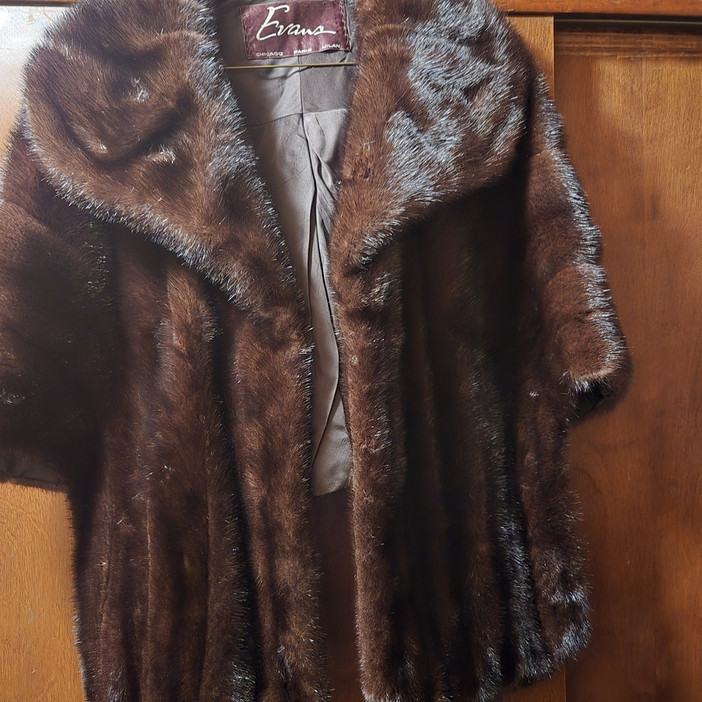 Elegant Brown Fur Cape with Classic Design